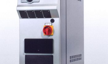 Das Druckwassergerät »P230M« von REGLOPLAS wurde für die Verarbeitung von Hochleistungskunststoffen entwickelt. Bild: Regloplas