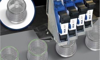 Der Tintenstrahldrucker appliziert punktgenau Spezial-Primer für das Laserschweißen (Bild: Rea).