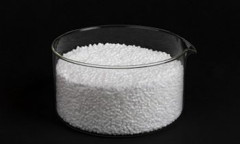 Das Additiv erleichtert die Herstellung verarbeitungsfähiger Polyethylen-Formmassen und verbessert die Oberflächeneigenschaften der daraus hergestellten Kunststoffartikel (Bild: Wacker).