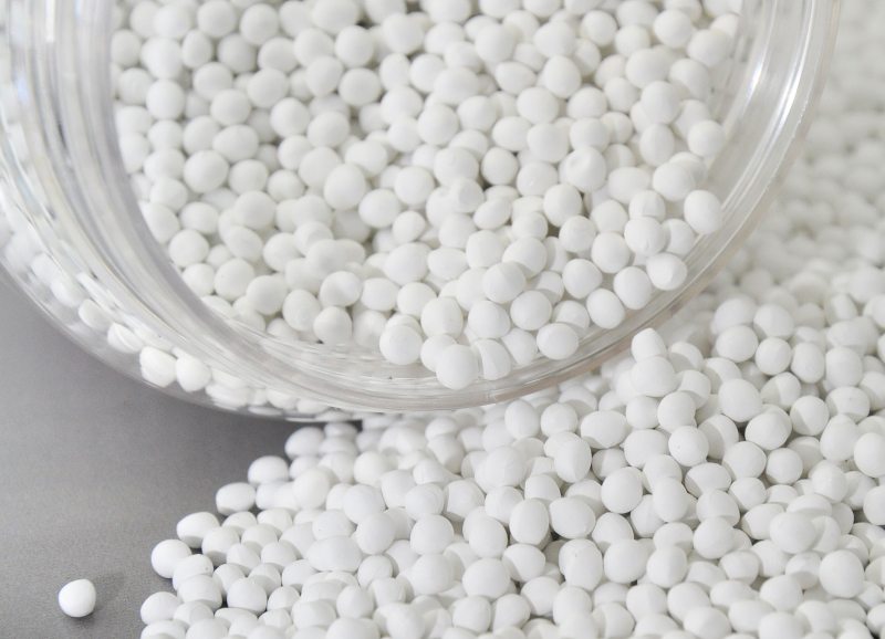 Die neuen weißen Masterbatches eignen sich z. B. zur Herstellung von Hart- und Weichverpackungen für die Lebensmittelindustrie (Bild: Tosaf).