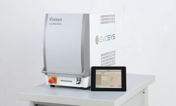 Das kompaktes Tischsystem zum Laserschweißen von Kunststoffen wurde für Kleinserien entwickelt (Bild: Evosys).