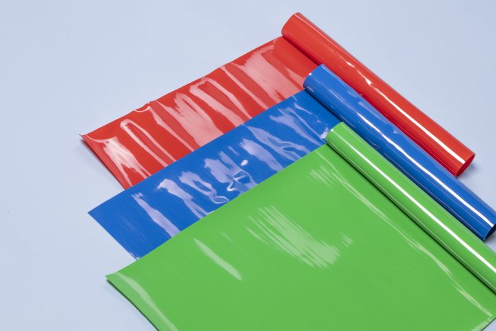 Die ESD-taugliche Antirutschmatte bewährt sich z. B. als Fixierhilfe für Geräte, Bauteile, Vorrichtungen und Werkzeuge (Bild: Kager).