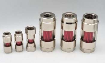 Die optischen Durchflussanzeiger sind in sechs Varianten erhältlich:2 Nennweiten mit jeweils 3 Gewindegrößen (Bild: Nonnenmann).