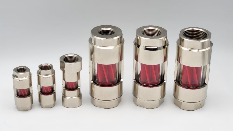 Die optischen Durchflussanzeiger sind in sechs Varianten erhältlich:2 Nennweiten mit jeweils 3 Gewindegrößen (Bild: Nonnenmann).