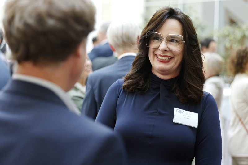 Dr. Helen Fürst wurde einstimmig für eine zweite Amtszeit als Präsidentin des GKV bestätigt (Bild: GKV/Sebastian Gabsch).