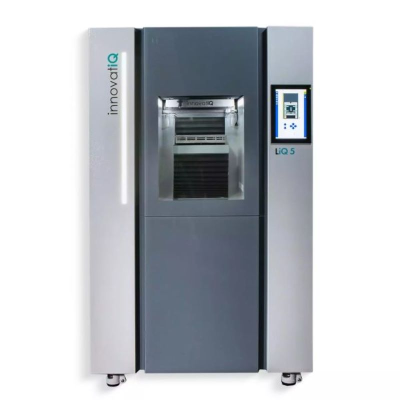 Der 3D-Drucker wurde für die additive Fertigung auch farbiger Teile mit Standard-Silikon (LSR) entwickelt. Mit dem intelligenten Farbbeimischungssystem kann die Farbdichte individuell gesteuert werden (Bild: Innovatiq).