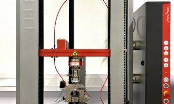 Die Universalprüfmaschine liefert der Argus Additive Plastics GmbH präzise Daten zur Qualitätsprüfung von Masterbatches (Bild: ZwickRoell).