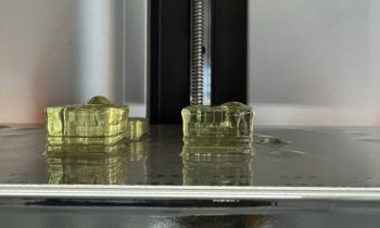 3D-gedruckter Werkzeugeinsatz auf der Druckerplattform (Bild: SK Industriemodell).