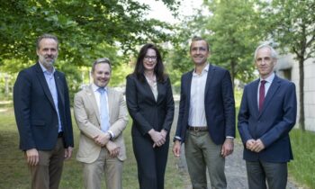 V. l.: Patrick Seitz, Vorsitzender EPPA Deutschland e.V., Dr. Oliver Möllenstädt, Hauptgeschäftsführer GKV, Dr. Helen Fürst, Präsidentin GKV, Götz Schmiedeknecht, Vorstand EPPA Deutschland, Gerald Feigenbutz, Geschäftsführer EPPA Deutschland (Bild: GKV).