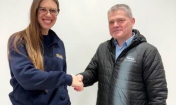 Erica Canaia, CEO Fimic, und Sven Conrad, Nordson BKG Global Segment Development Director (Bild: Nordson).