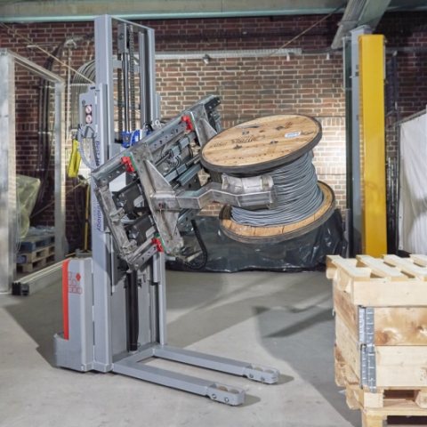 Die Hebehilfe vereint Ergonomie und Sicherheit für industrielle Anwendungen (Bild: Best Handling).