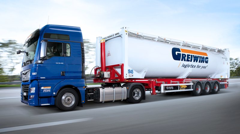 Effizient im Einsatz: Nach der Trocknung wird das Kunststoffgranulat für die flexible, prozesssichere Lieferung in Silo-Druckcontainer abgefüllt (Bild: Greiwing).