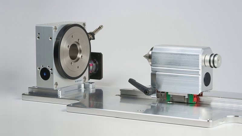 Über eine wechselbare mitlaufende Zentrierspitze des Reitstocks wird das Werkstück zuverlässig axial und radial fixiert (Bild: MM Engineering).