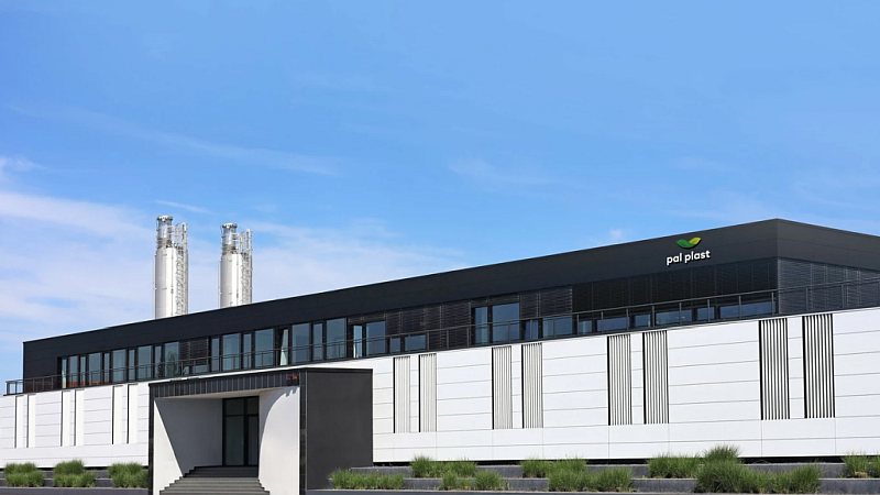 Mit dem Umzug der Verwaltung in die obere Etage des neuen Werks in der Philipp-Reis-Straße erreicht pal plast einen wesentlichen Meilenstein (Bild: pal plast).