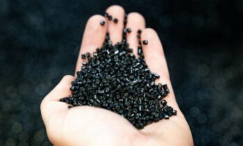 Die Compounds aus recycelten Kunststoffen erweitern das Angebot von Ultrapolymers (Bild: Lavergne).