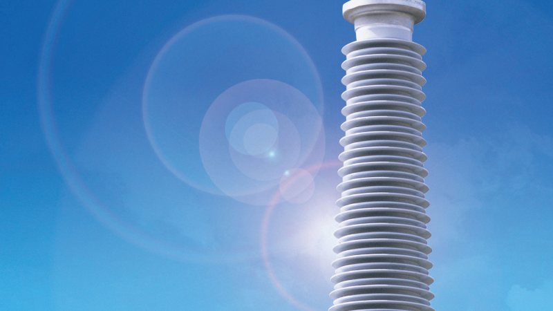 Mit einem neuen Festsilikonkautschuk können Hohlisolatoren für die Hochspannungstechnik im Spiralextrusionsverfahren präzise und kosteneffizient hergestellt werden (Bild: Wacker).