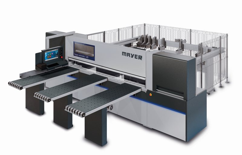 Die kompakten Plattenaufteilsägen für den Kunststoff-Halbzeugzuschnitt sind in drei Ausführungen erhältlich (Bild: Mayer).