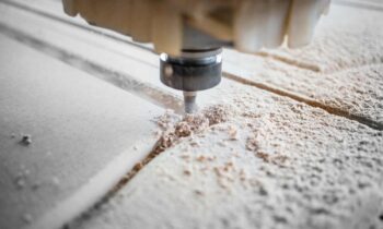 Frässtifte eignen sich für das Fräsen, Sägen und Bohren von Kunststoffen und Composites (Bild: Lukas-Erzett).