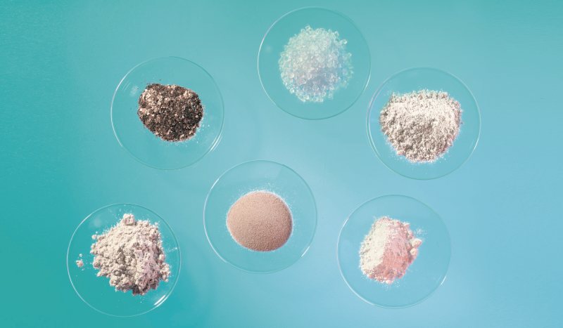 Die Hochleistungsfüllstoffe stehen in verschiedenen Korngrößen zur Verfügung (Bild: Quarzwerke).
