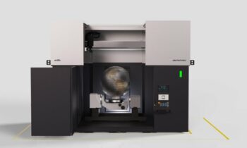 Der 3D-Drucker kann Bauteile bis zu 8 m³ mittels Wire Arc Additive Manufacturing herstellen (Bild: Gefertec).