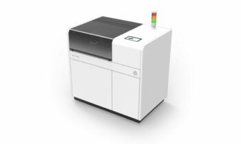 Der neue Wachsdrucker arbeitet mit 8 µm Schichtstärke (Bild: Kisters).