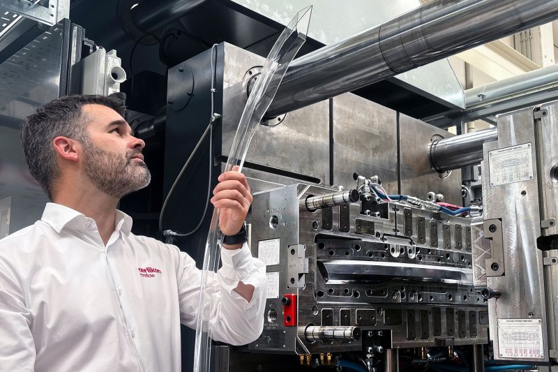 Bei der Werksbesichtigung werden verschiedene Produktionsabteilungen mit Live-Demonstrationen aus dem Spritzgießsektor besichtigt (Bild: Oerlikon HRSflow).