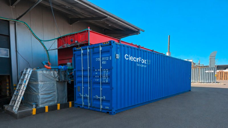 Die modulare Containeranlage sorgt auch bei schwankenden Belastungen für einen stabilen Reinigungsprozess (Bild: PPU Umwelttechnik).