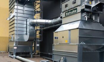 Beispiel für eine Filteranlage mit Materialvorabscheider für die Absaugung von Kunststoffspänen (Bild: Schuko).