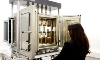 Kappa Multistation für simultane Zeitstandsprüfungen an Kunststoffen (Bild: ZwickRoell GmbH & Co. KG).