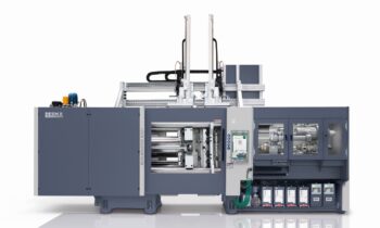 Die neue Spritzgiesßmaschine vereint hohe Dynamik und Positioniergenauigkeit mit einem wartungs- und bedienungsfreundlichen Maschinenkonzept (Bild: Desma).