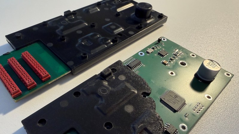 Die Kapselung elektronischer Bauteile mit speziell entwickelten Werkstoffen ermöglicht einen beschädigungsfreien Schutz sensibler Komponenten (Bild: Kunststoff-Institut Lüdenscheid/Marius Fedler).