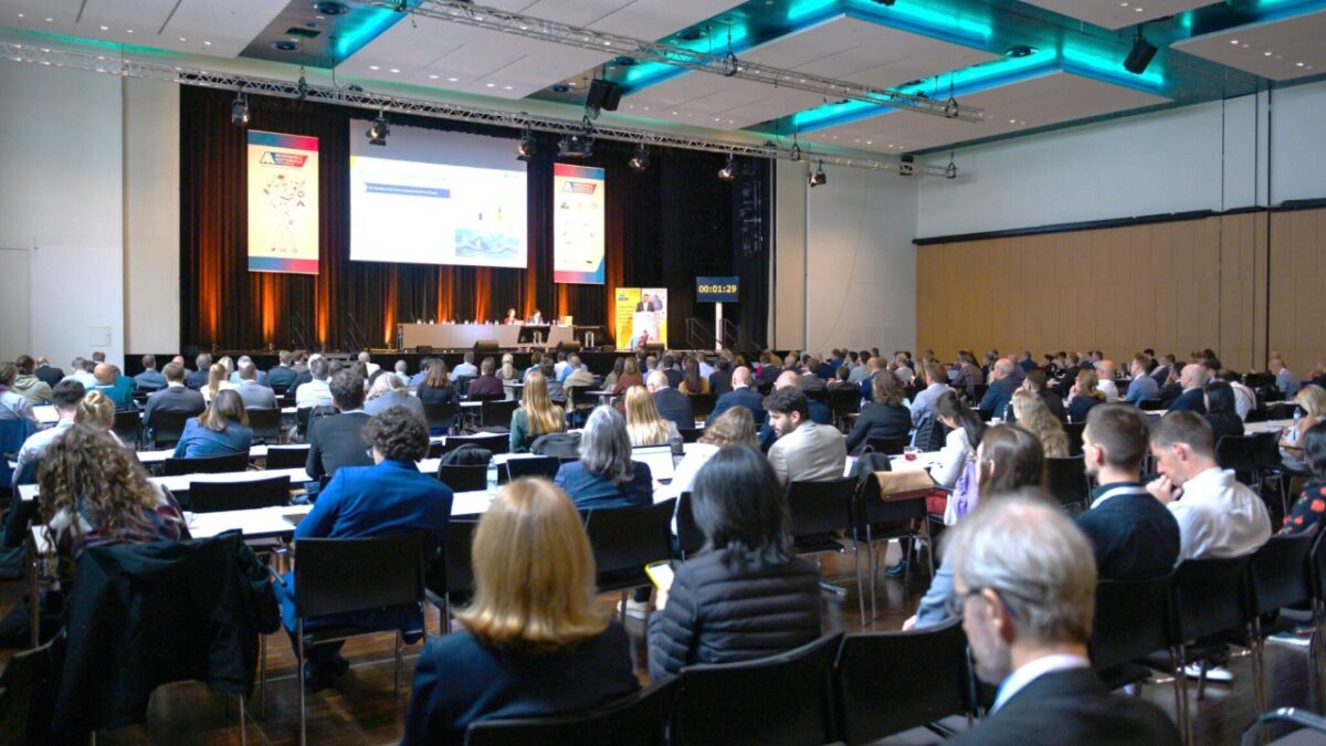 Die Renewable Materials Conference 2026 diskutiert Wege zur Defossilisierung von Chemikalien und Materialien durch Biomasse, CO₂-Nutzung und Recycling (Bild: nova-Institut).