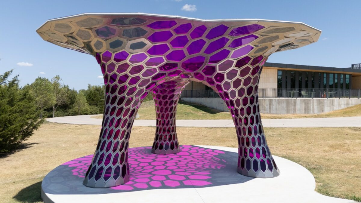 Das Kunstwerk in Dallas wurde mithilfe von Exolon-Platten erstellt (Bild: Anaisa Franco).